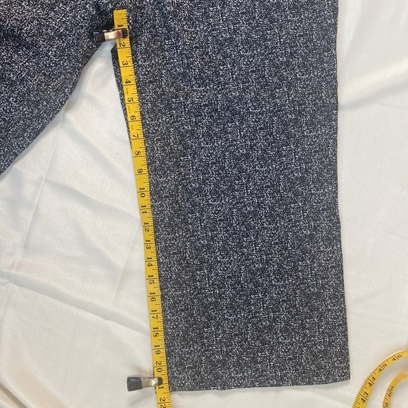 Express Capri Mid-length Dress Pants - Picture 7 of 7